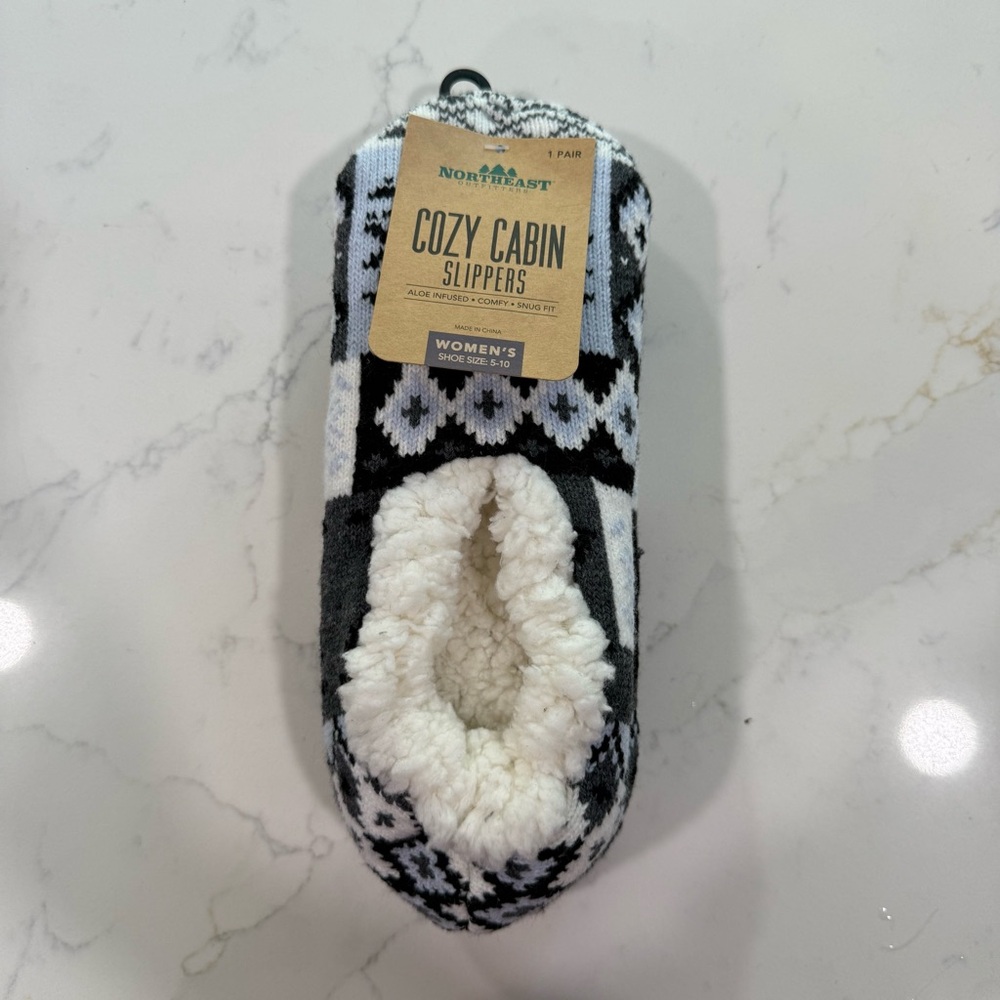 Northeast Outfitters Cozy Cabin Slippers - Aloe Infused - Shoe Size Women’s 5-10 - Picture 3 of 10